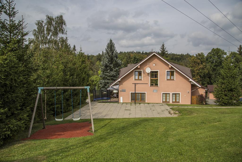 Hotel Sirakov Liptál Exterior foto